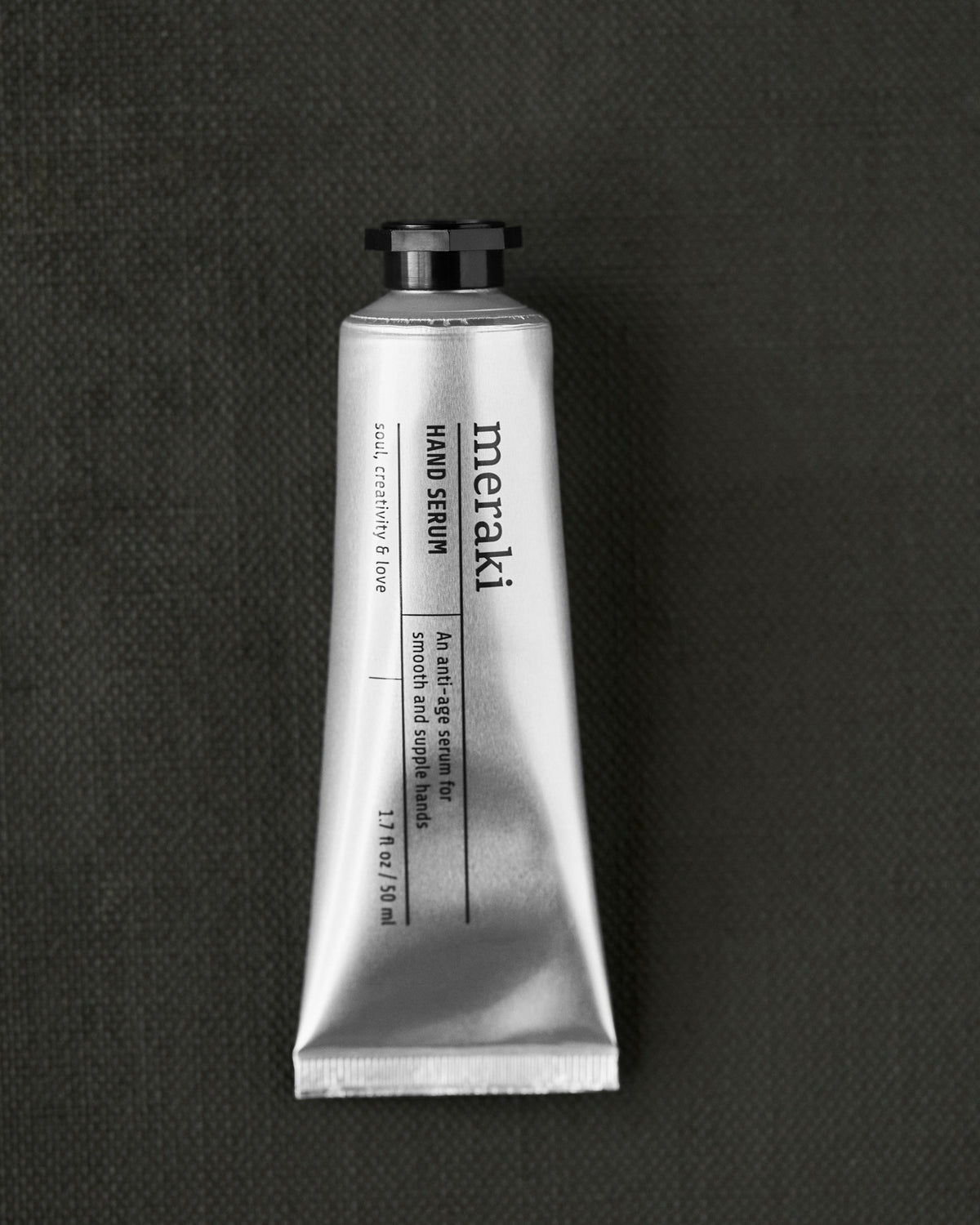Hand serum in Silber präsentiert im Onlineshop von KAQTU Design AG. Körperpflege ist von Meraki