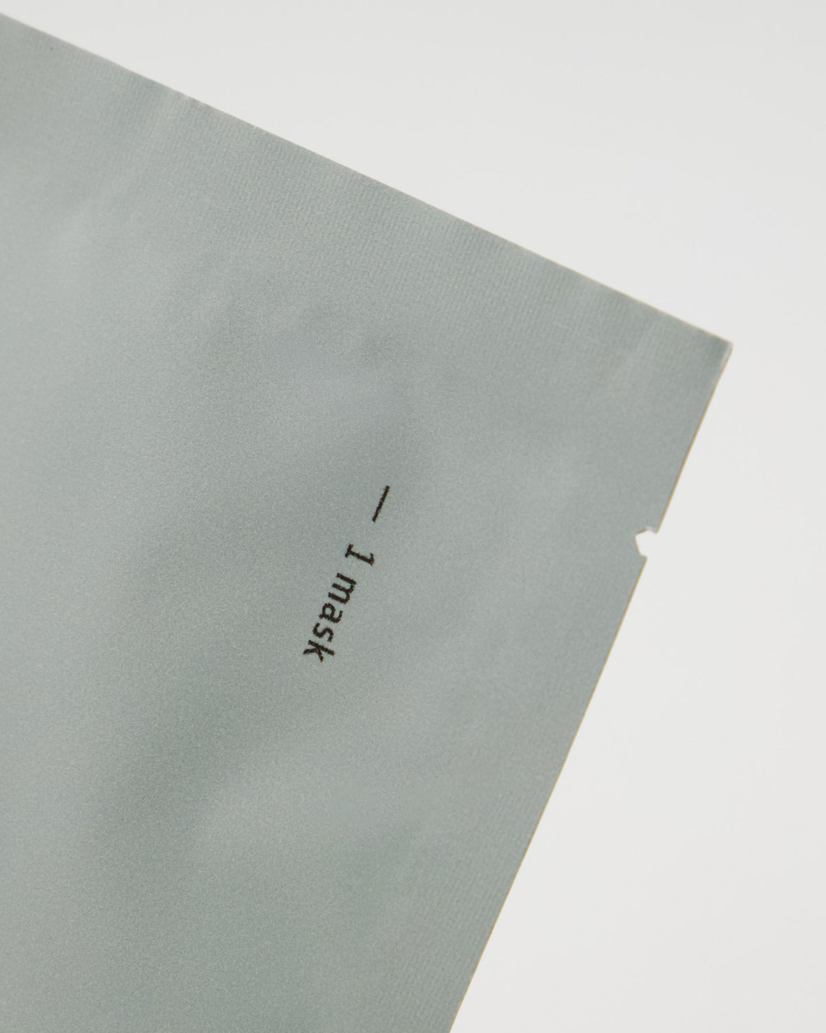 Face mask, Bio-Botox, 22|22 ml|ml in Grey präsentiert im Onlineshop von KAQTU Design AG. Pflege ist von Meraki