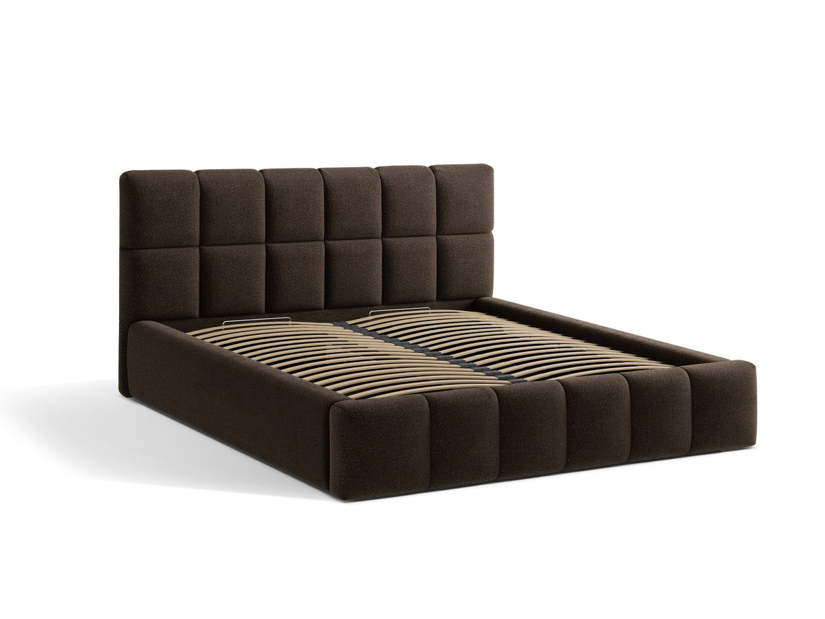 Bellis Ablagebett mit Kopfteil von Micadoni in Gelb, Bezug aus Bluvel-Stoff, schwarze Kunststoffbeine, gepolstertes Kopfteil mit Ziernähten.