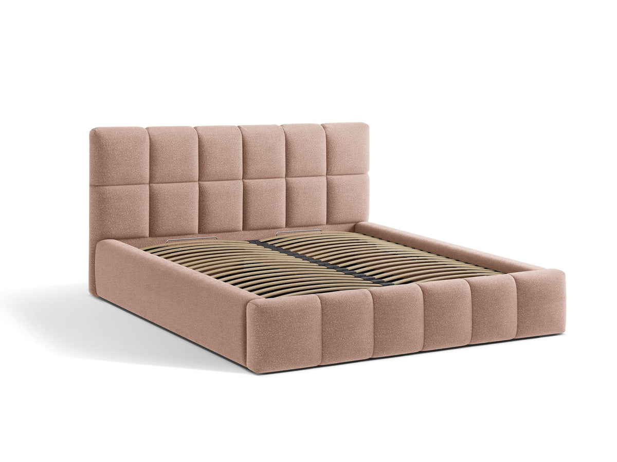 Bellis Ablagebett mit Kopfteil von Micadoni in Gelb, Bezug aus Bluvel-Stoff, schwarze Kunststoffbeine, gepolstertes Kopfteil mit Ziernähten.