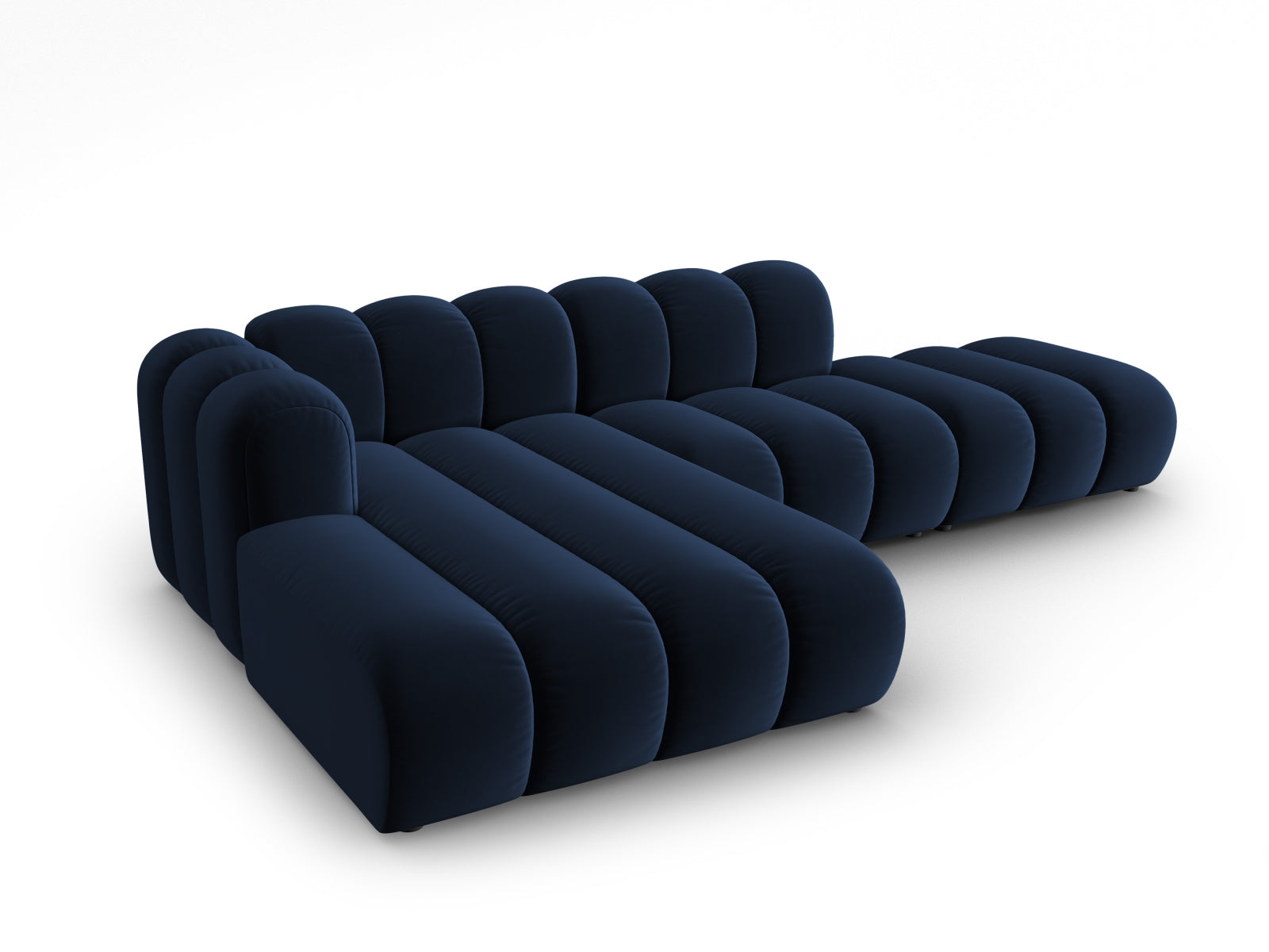 Erleben Sie das vielseitige Lupine Velour Ecksofa von Micadoni – ein stilvolles 5-Sitzer Sofa, das Komfort und Eleganz in Ihr Zuhause bringt.