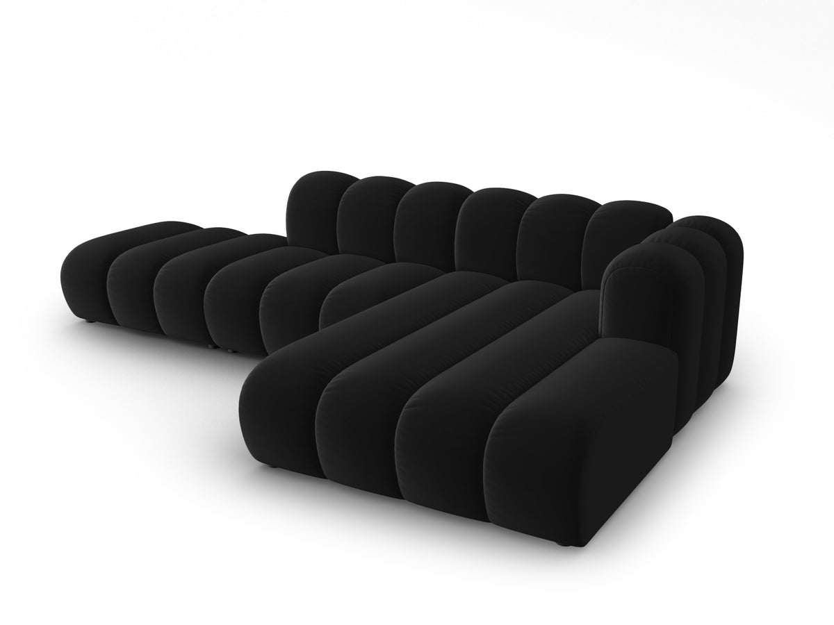 Lupine Velour modulares Ecksofa open rechts 5 Sitzer in Black-Salvador präsentiert im Onlineshop von KAQTU Design AG. L-Sofa rechts ist von Micadoni