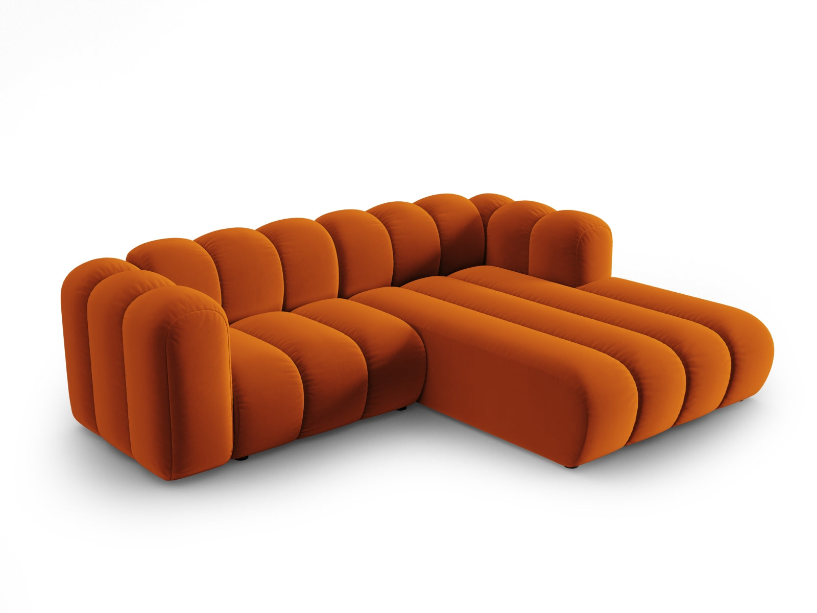 Elegantes, modulares Ecksofa in Terracotta mit 3 Sitzen, ideal für stilvolle Wohnräume. Hochwertiger Velourstoff von Micadoni.