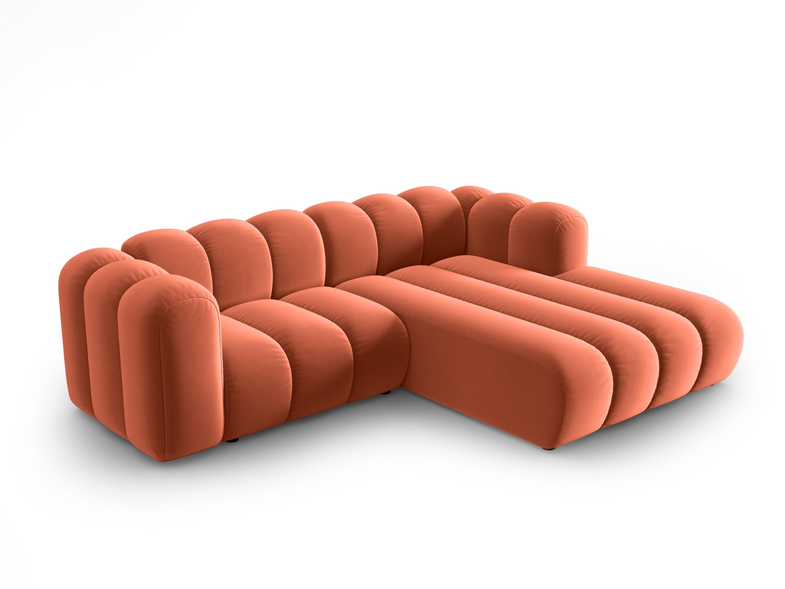 Elegantes, modulares Ecksofa in Velours mit 3 Sitzen, rechtsseitig, ideal für stilvolle Wohnräume. Farbe: Coral-Salvador.