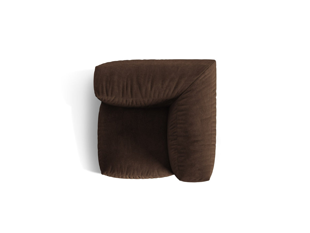 Eckmodul des modularen Sofas Martina von Micadoni in Schokolade, mit Veloursstoff-Bezug und schwarzen Kunststoffbeinen aus Polypropylen.