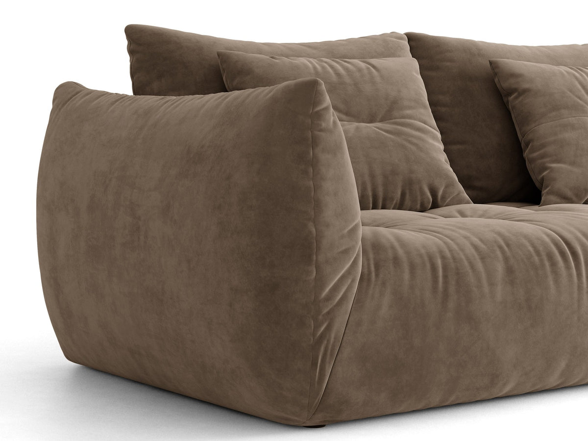 Eckmodul des Bloom Sofas von Micadoni in leichtem Beige, Bezug aus Casino Velours-Stoff, schwarze Kunststoffbeine, gepolsterte Rückenlehne.