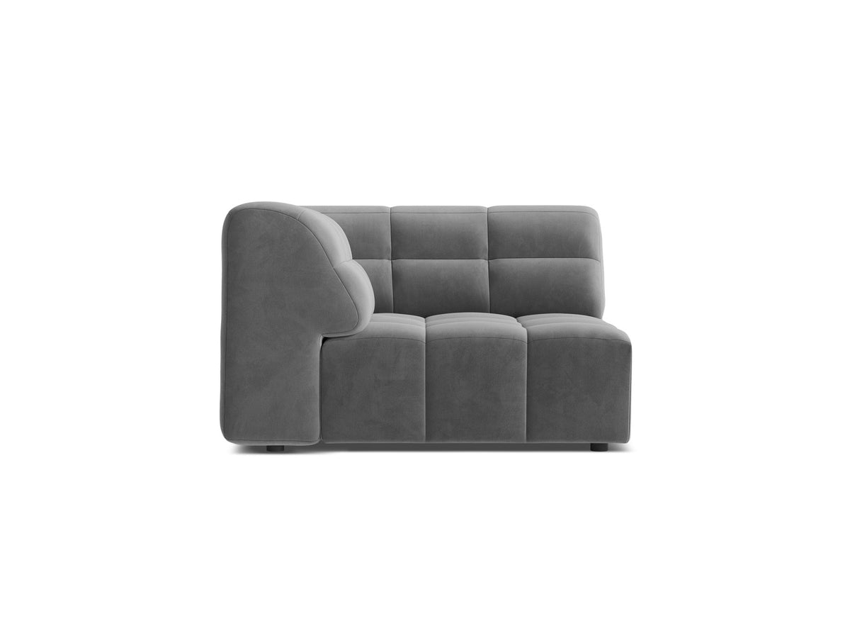 Eckmodul eines modularen Sofas in leichtem Beige mit Chenille-Bezug Eden, schwarzen Kunststoffbeinen und niedriger Rückenlehne.