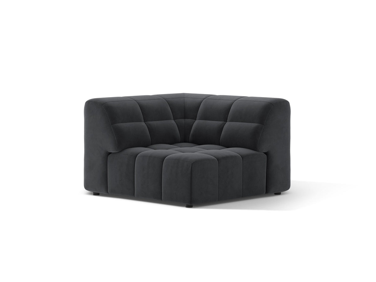 Eckmodul eines modularen Sofas in leichtem Beige mit Chenille-Bezug Eden, schwarzen Kunststoffbeinen und niedriger Rückenlehne.