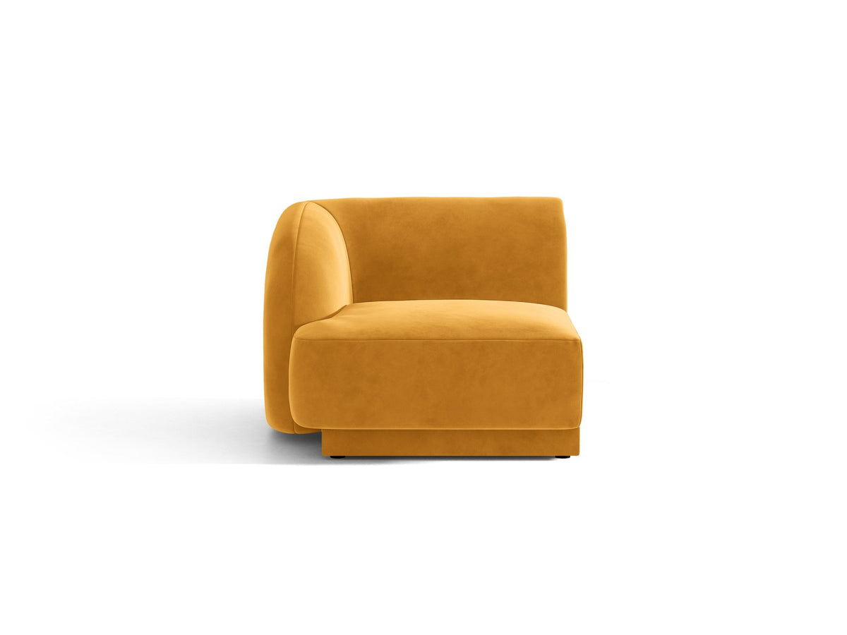 Dunkelbeiger Einsitzer aus der modularen Miley-Sofa-Serie von Micadoni, Bezug aus Bluvel-Stoff, schwarze Kunststofffüsse, kompakte quadratische Form.