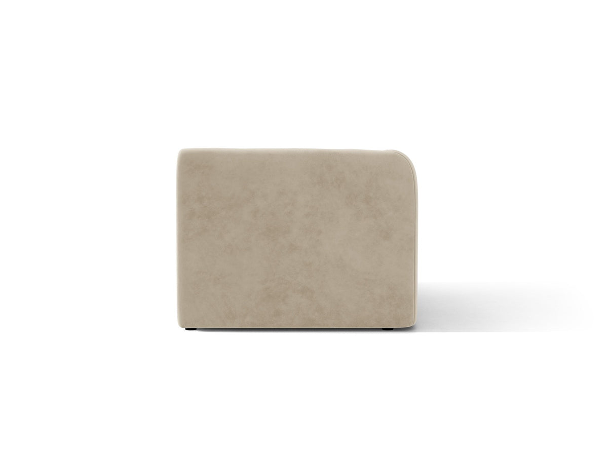 Dunkelbeiger Einsitzer aus der modularen Miley-Sofa-Serie von Micadoni, Bezug aus Bluvel-Stoff, schwarze Kunststofffüsse, kompakte quadratische Form.
