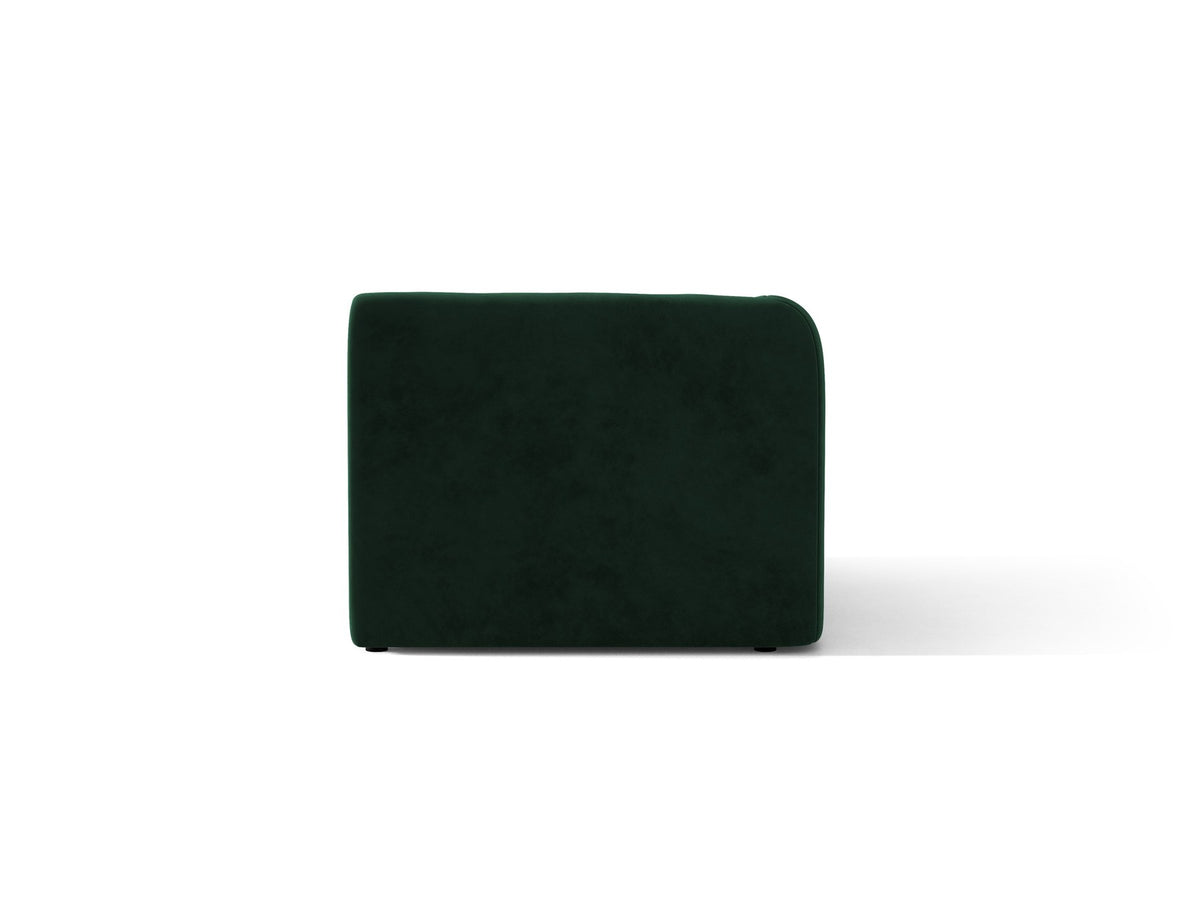 Dunkelbeiger Einsitzer aus der modularen Miley-Sofa-Serie von Micadoni, Bezug aus Bluvel-Stoff, schwarze Kunststofffüsse, kompakte quadratische Form.