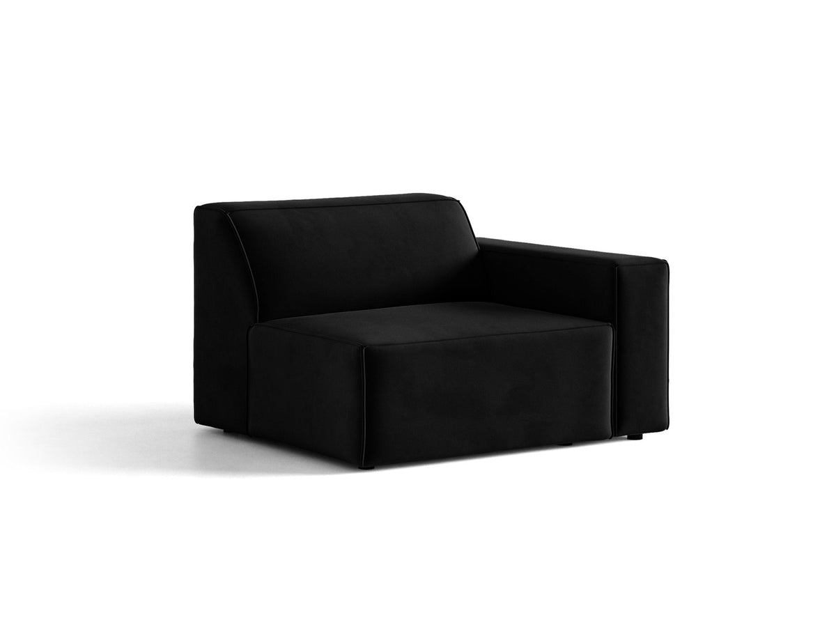 Modulares Sofa Jodie von Micadoni in leichtem Beige mit Venus-Samtstoff, schwarzen Kunststoffbeinen und rechtsseitiger Ausrichtung.