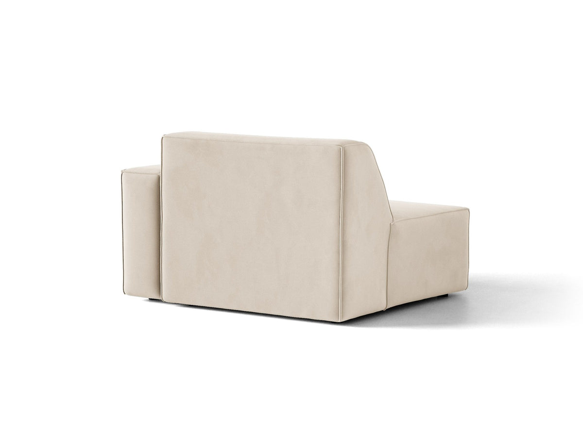 Modulares Sofa Jodie von Micadoni in leichtem Beige mit Venus-Samtstoff, schwarzen Kunststoffbeinen und rechtsseitiger Ausrichtung.