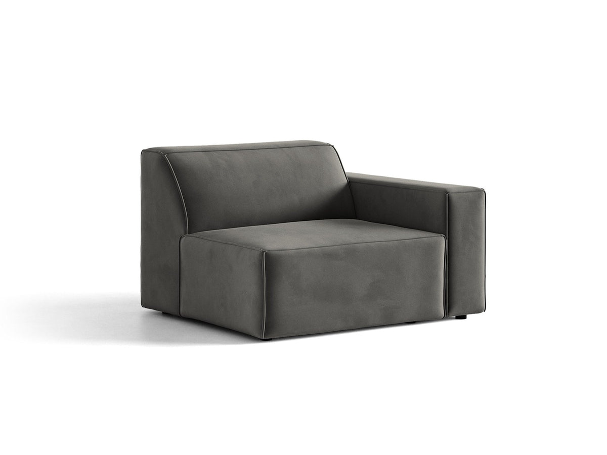 Modulares Sofa Jodie von Micadoni in leichtem Beige mit Venus-Samtstoff, schwarzen Kunststoffbeinen und rechtsseitiger Ausrichtung.