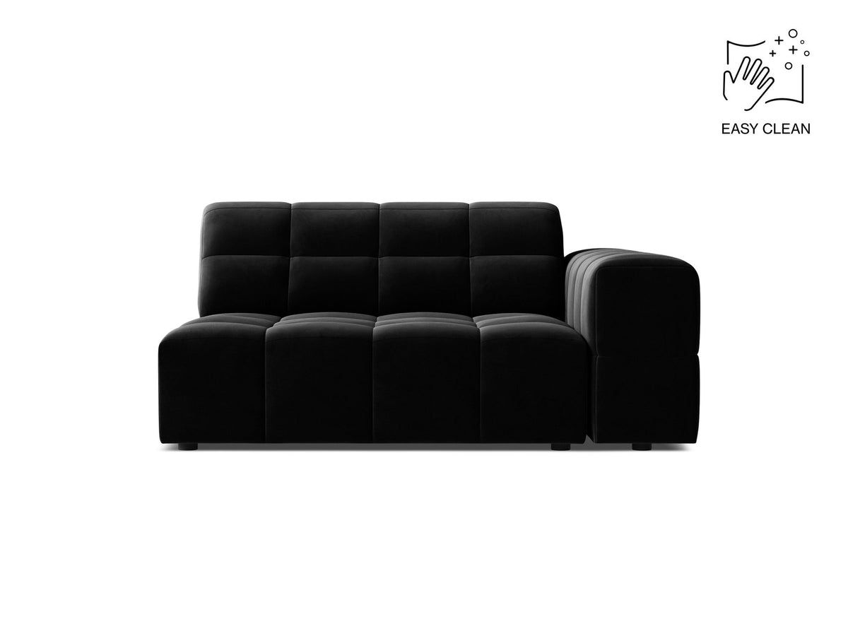 Modulares Sofa Jennifer von Micadoni in leichtem Beige, Bezug aus Eden-Chenille mit 3D-Struktur, schwarze Kunststoffbeine, rechtsseitige Ausrichtung.