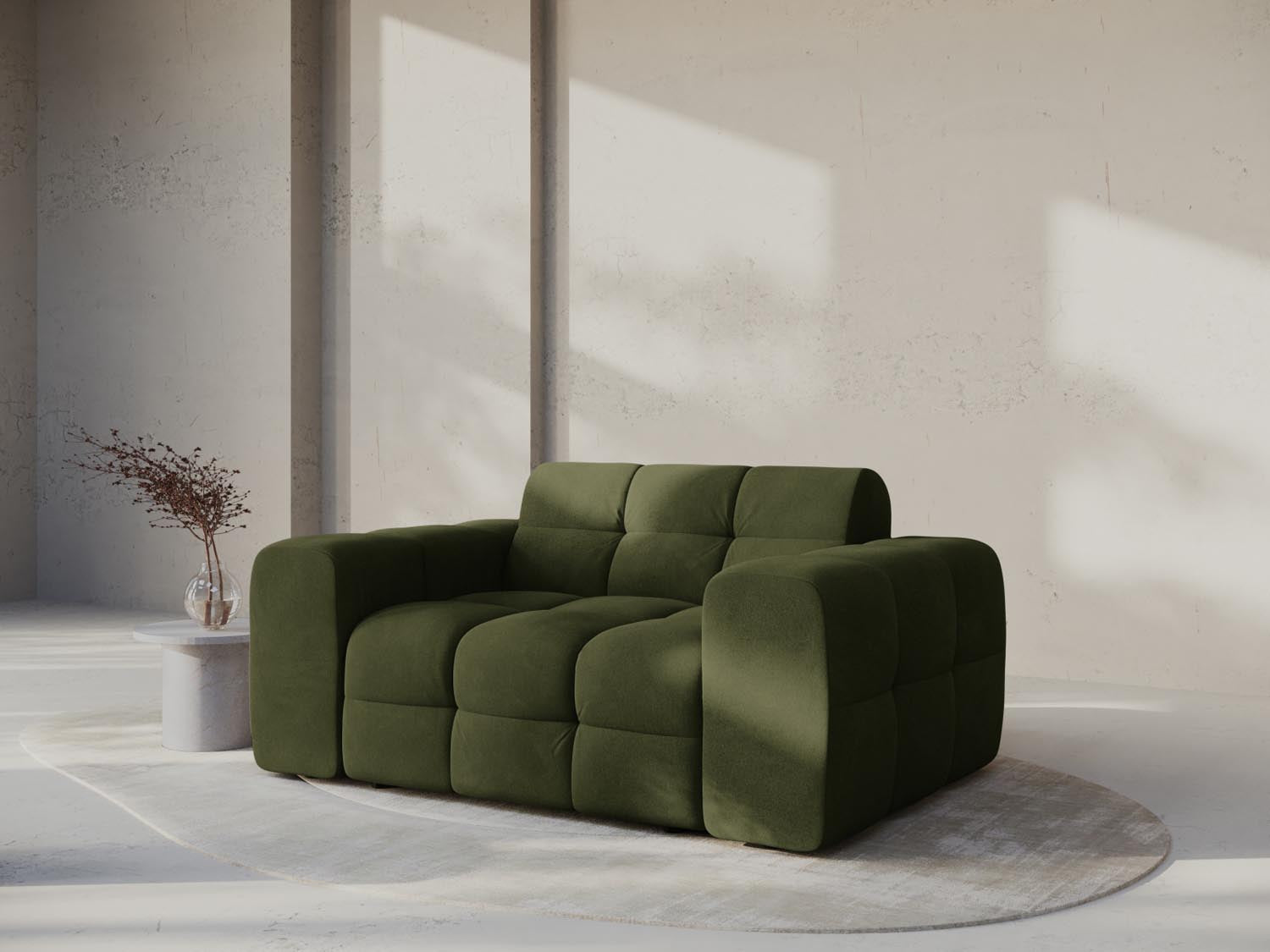 Elegantes Kendal Velour Sofa in Army Green, 2-Sitzer von Micadoni, ideal für stilvolle Wohnräume und gemütliche Abende.