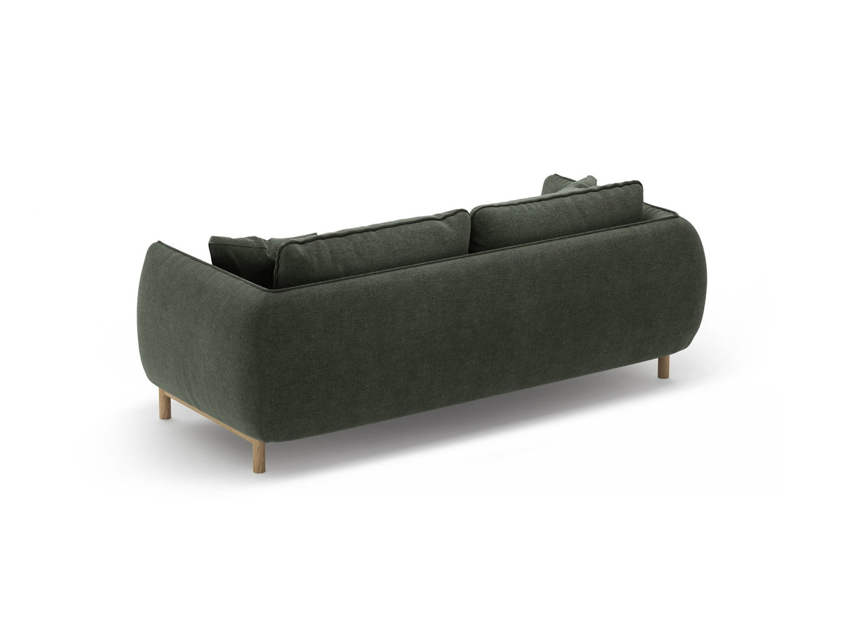 Ada 2er Sofa von Micadoni in Mandel beige mit gepolstertem Velours-Bezug, geschwungener Rückenlehne und sichtbaren Buchenholzbeinen.