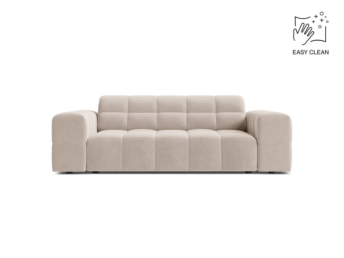 Beiges 2er Sofa Jennifer von Micadoni mit Chenille-Bezug, schwarzen Kunststoffbeinen und gepolsterter Rückenlehne auf hellem Hintergrund fotografiert.