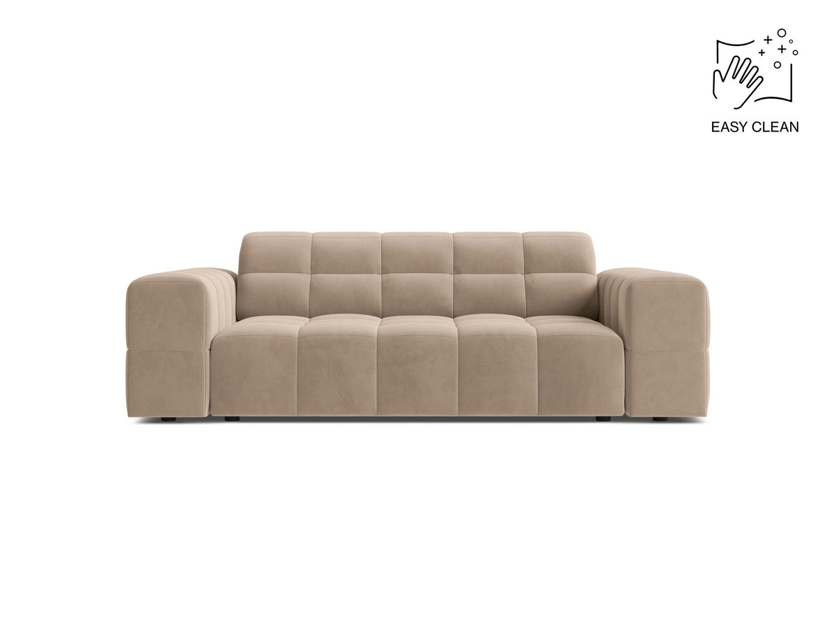Beiges 2er Sofa Jennifer von Micadoni mit Chenille-Bezug, schwarzen Kunststoffbeinen und gepolsterter Rückenlehne auf hellem Hintergrund fotografiert.