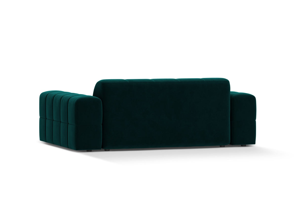Beiges 2er Sofa Jennifer von Micadoni mit Chenille-Bezug, schwarzen Kunststoffbeinen und gepolsterter Rückenlehne auf hellem Hintergrund fotografiert.