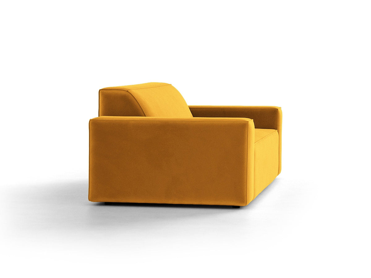 Zweisitzer-Sofa Jodie von Micadoni mit beigem Samtbezug, schwarzen Kunststoffbeinen und gepolsterter Rückenlehne, Frontalansicht.