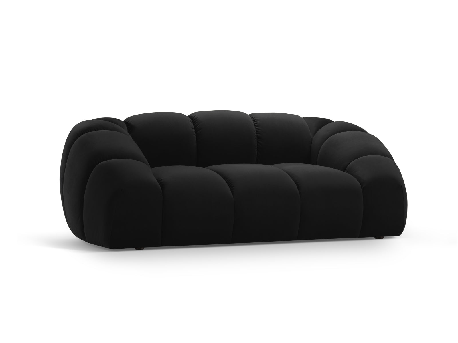 Elegantes Diana Velour Sofa in Schwarz, 2-Sitzer von Micadoni, ideal für stilvolle Wohnräume und gemütliche Abende.