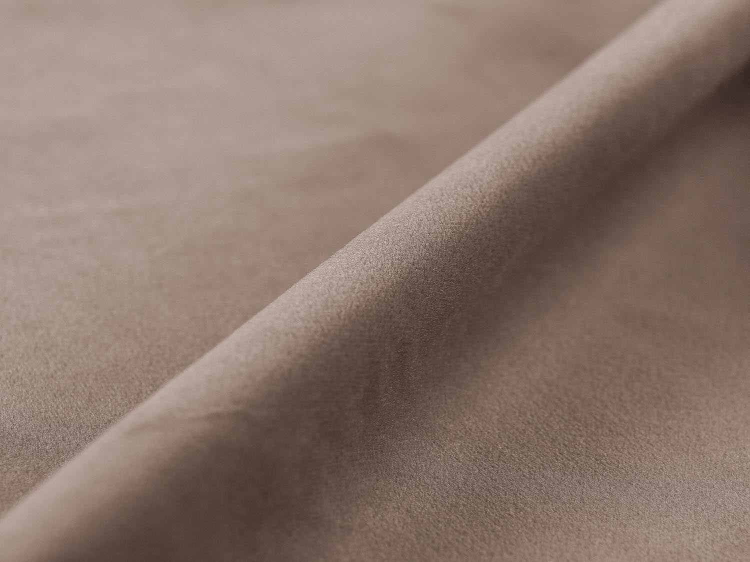 Noomi Velour Sofa 2 Sitzer in Warm grey präsentiert im Onlineshop von KAQTU Design AG. 2er Sofa ist von Micadoni