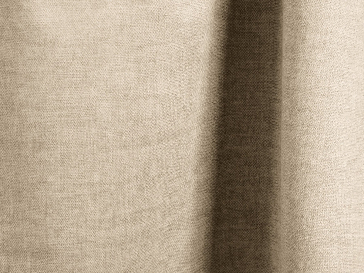 Beiges 3er Sofa Ella von Micadoni mit Veloursstoff-Bezug, ausklappbarer Bettfunktion, Stauraumbox und schwarzen Kunststoffbeinen.