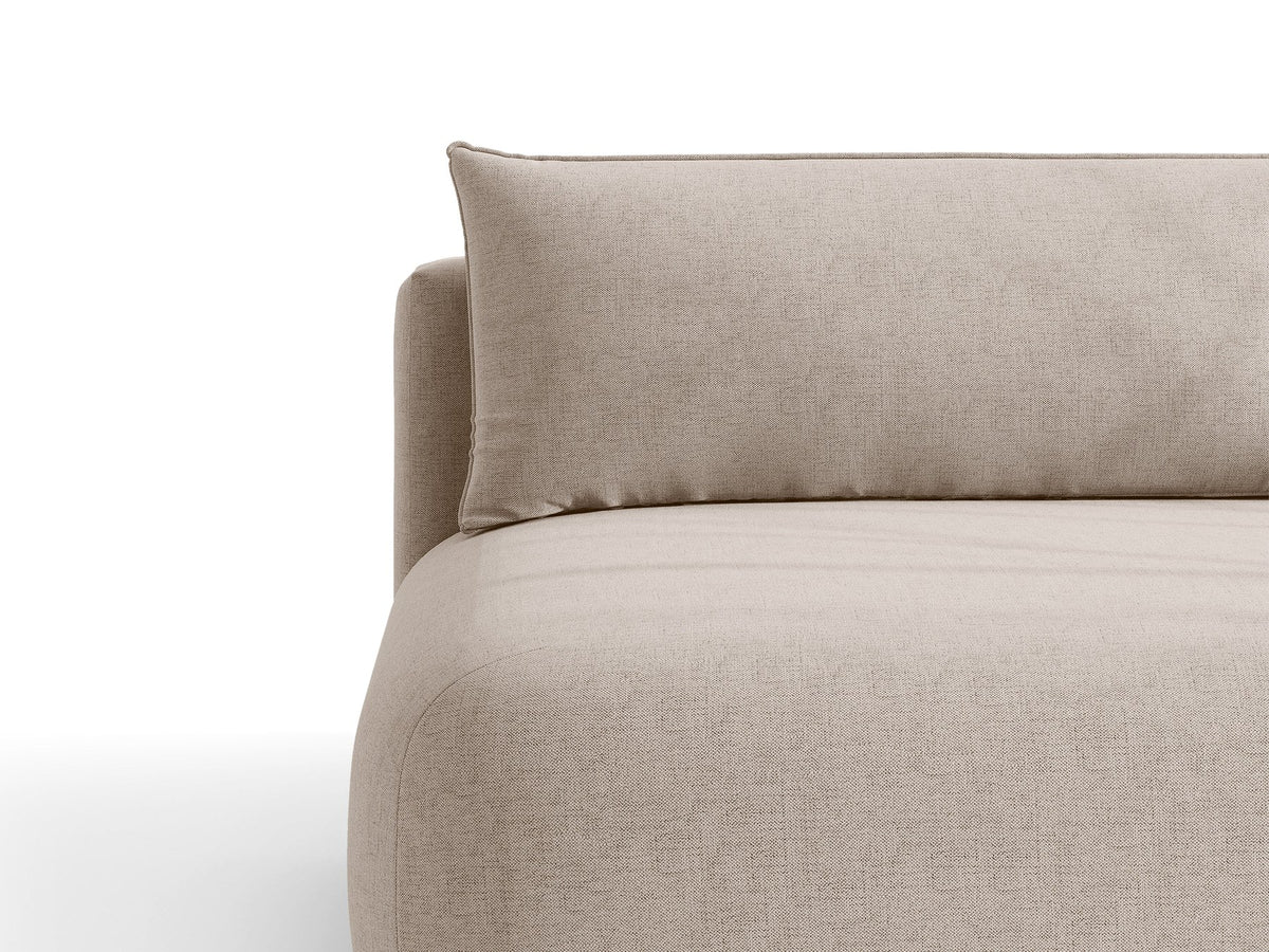 Beiges 3er Sofa Hena von Micadoni mit Chenille-Stoff, abgerundeter Form ohne Armlehnen, Kunststoffbeinen und sichtbarem Bettkasten.
