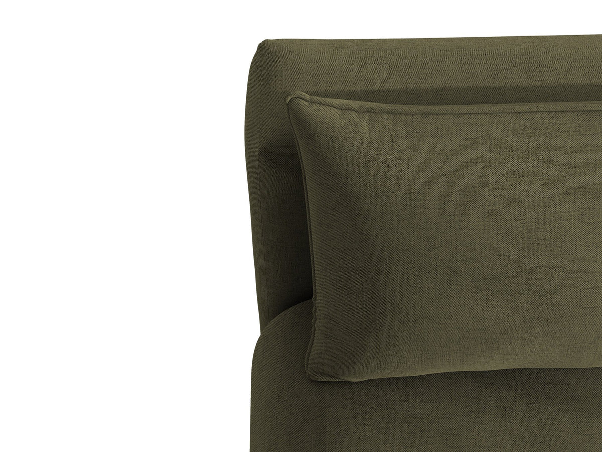 Beiges 3er Sofa Hena von Micadoni mit Chenille-Stoff, abgerundeter Form ohne Armlehnen, Kunststoffbeinen und sichtbarem Bettkasten.