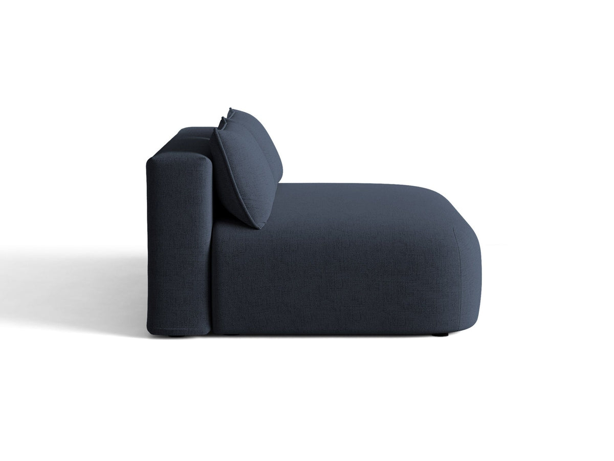 Beiges 3er Sofa Hena von Micadoni mit Chenille-Stoff, abgerundeter Form ohne Armlehnen, Kunststoffbeinen und sichtbarem Bettkasten.