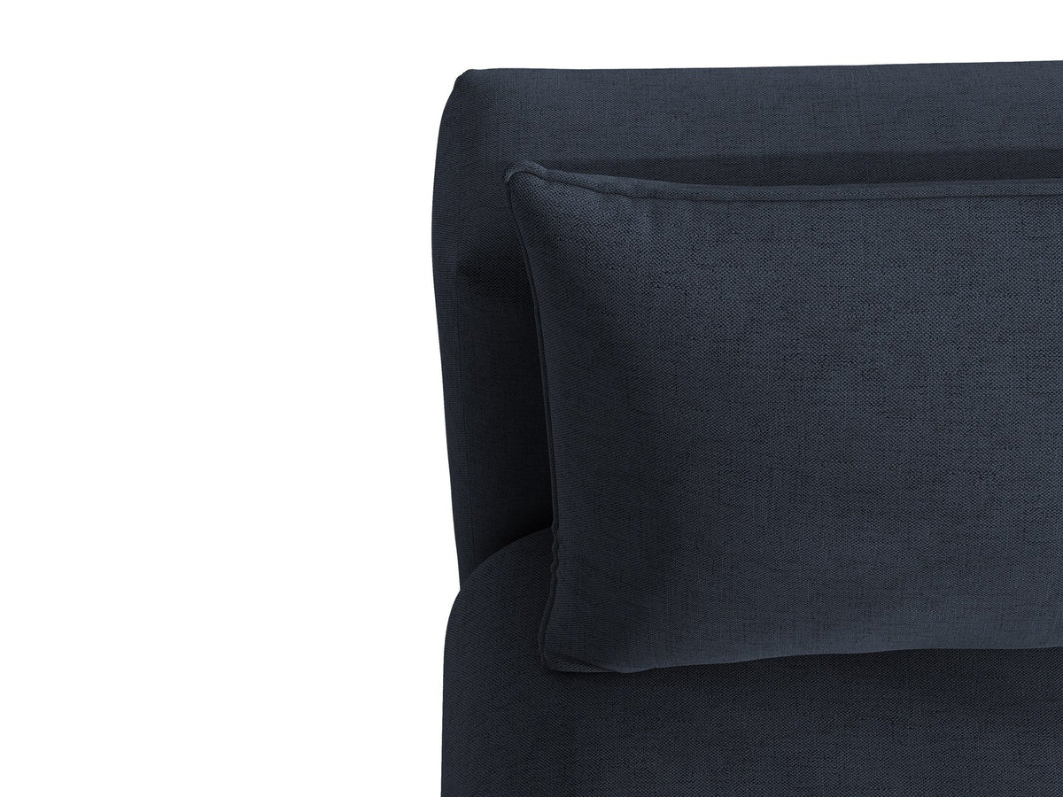 Beiges 3er Sofa Hena von Micadoni mit Chenille-Stoff, abgerundeter Form ohne Armlehnen, Kunststoffbeinen und sichtbarem Bettkasten.