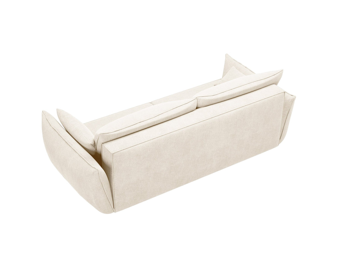 3-Sitzer Sofa Kaelle von Micadoni in leichtem Beige mit Chenille-Bezug, Bettkasten und schwarzen Kunststoffbeinen, Frontalansicht.