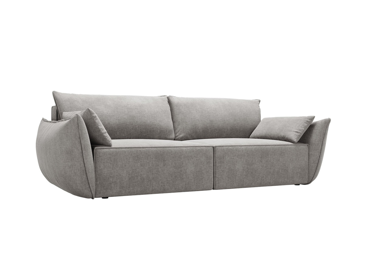 3-Sitzer Sofa Kaelle von Micadoni in leichtem Beige mit Chenille-Bezug, Bettkasten und schwarzen Kunststoffbeinen, Frontalansicht.