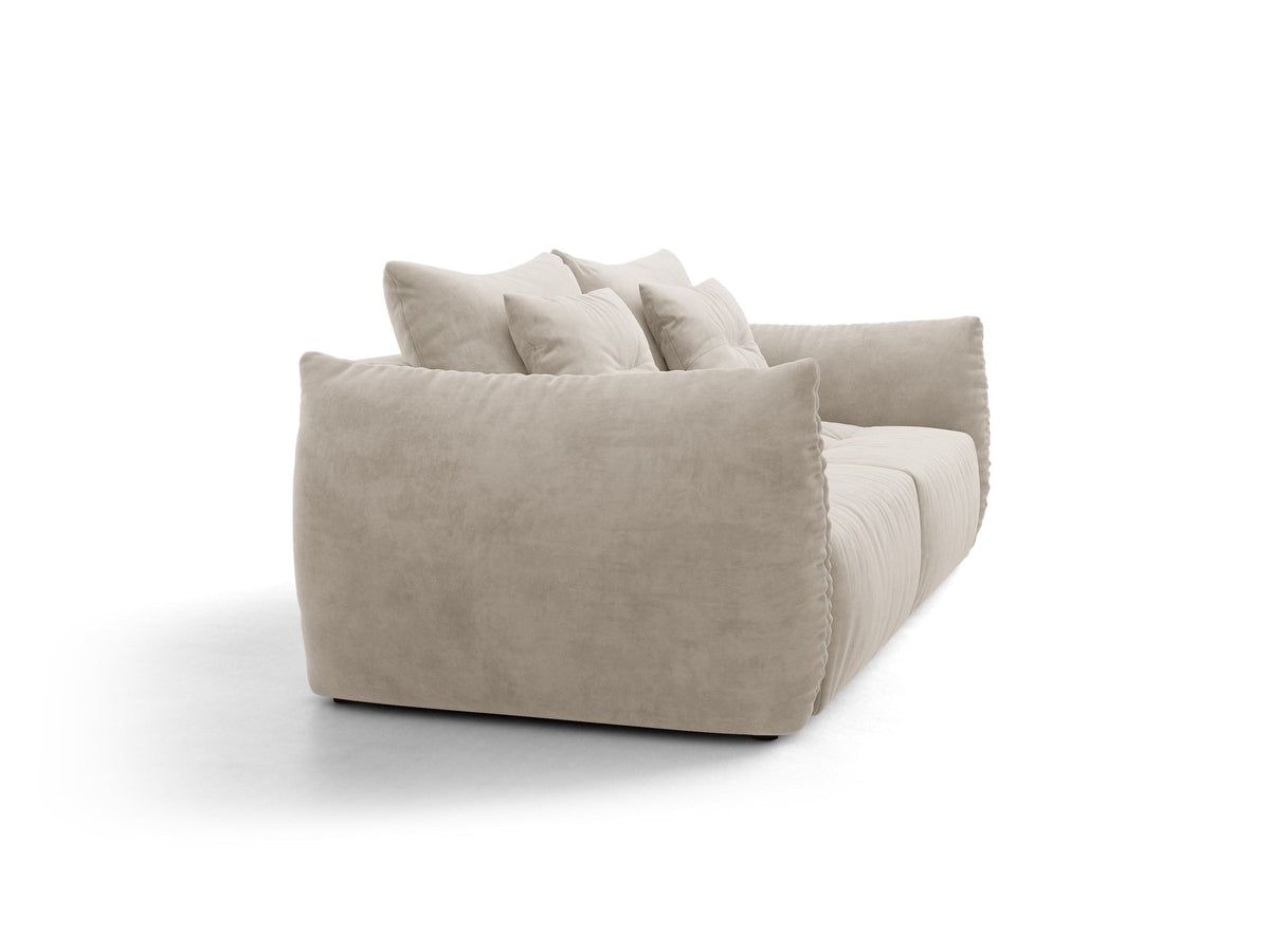 Beiges 3er Sofa Bloom von Micadoni aus samtigem Casino-Stoff mit schwarzen Kunststoffbeinen, ausklappbarer Bettfunktion und Stauraumfach.
