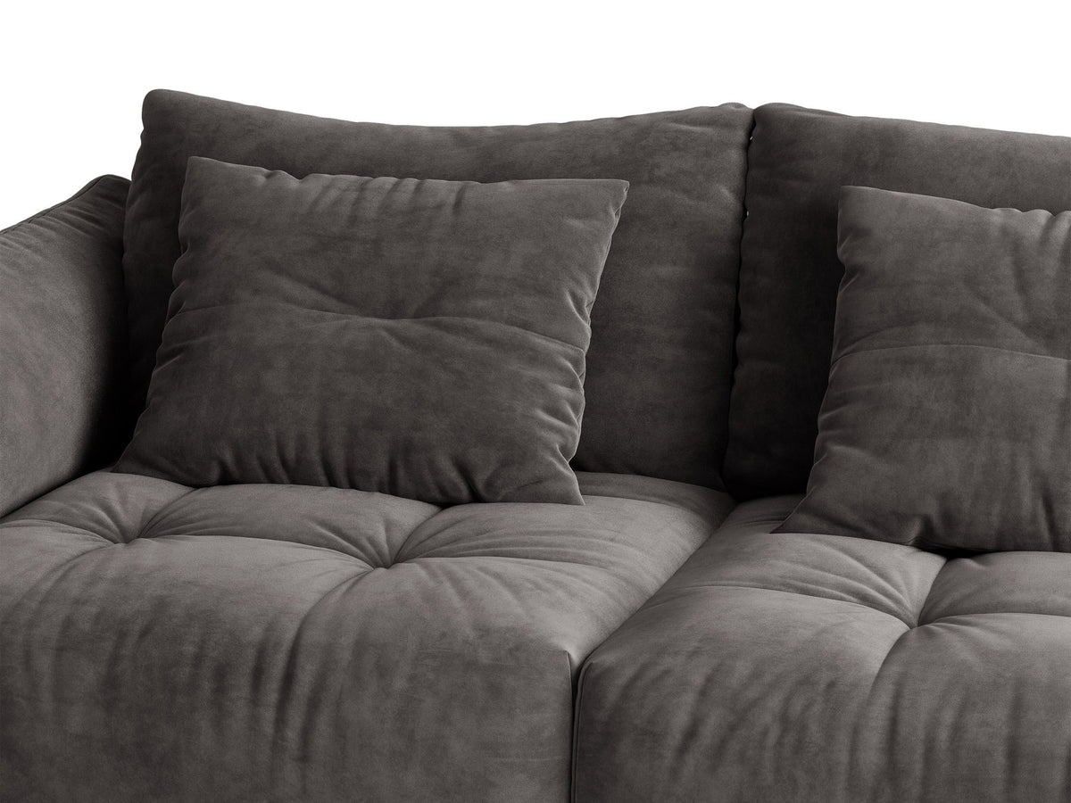 Beiges 3er Sofa Bloom von Micadoni aus samtigem Casino-Stoff mit schwarzen Kunststoffbeinen, ausklappbarer Bettfunktion und Stauraumfach.