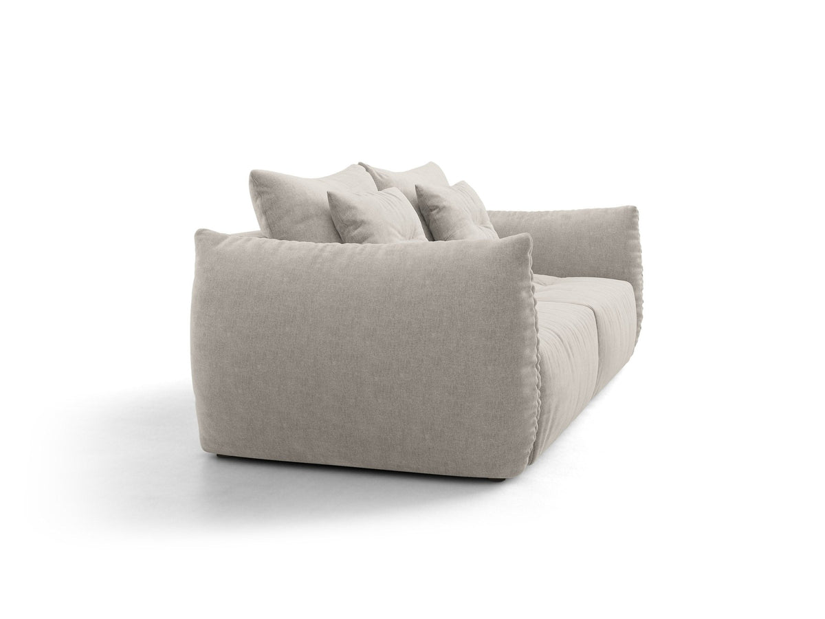 Beiges 3er Sofa Bloom von Micadoni aus samtigem Casino-Stoff mit schwarzen Kunststoffbeinen, ausklappbarer Bettfunktion und Stauraumfach.