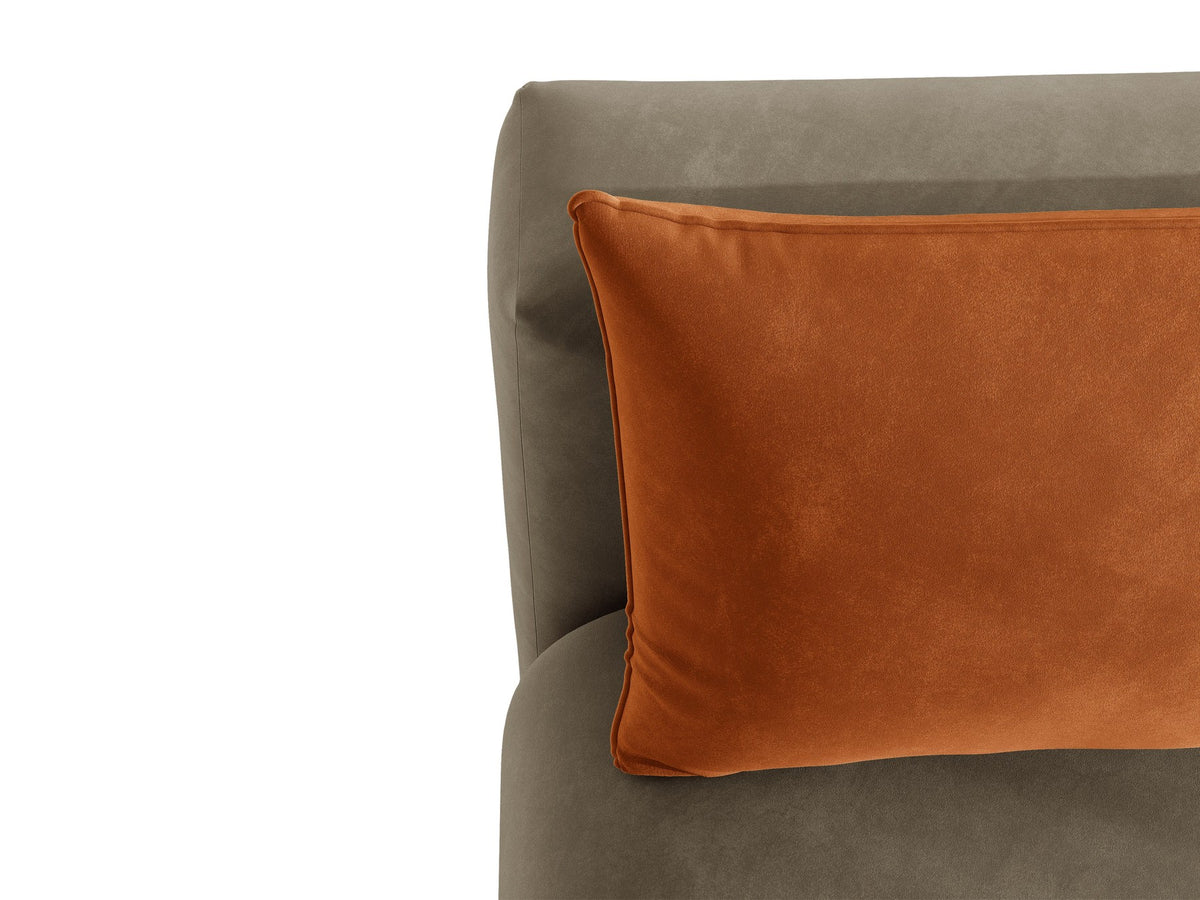 Beiges 3er Sofa Hena von Micadoni mit Chenille-Stoff, abgerundeter Form ohne Armlehnen, Kunststoffbeinen und sichtbarem Bettkasten.