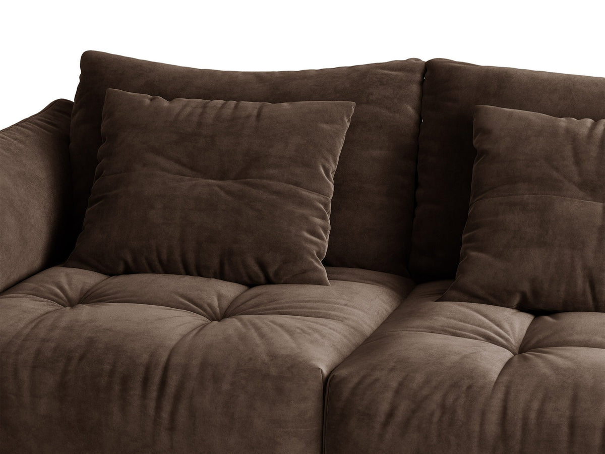 Beiges 3er Sofa Bloom von Micadoni aus samtigem Casino-Stoff mit schwarzen Kunststoffbeinen, ausklappbarer Bettfunktion und Stauraumfach.