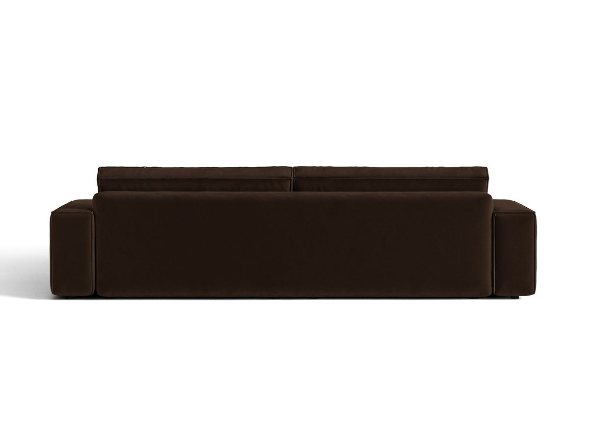 Braunes 3er Sofa Jodie von Micadoni mit Stoffbezug, schwarzen Kunststoffbeinen, ausklappbarer Bettfunktion und integriertem Stauraum im Sitzbereich.