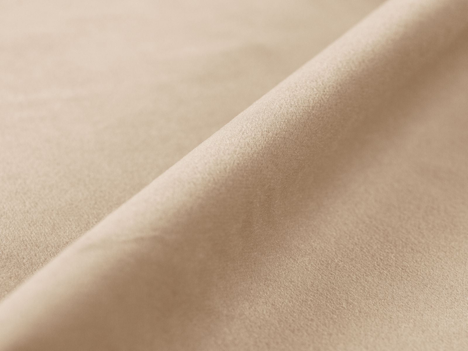 Elegantes 3-Sitzer Sofa Victor in sanftem Nude-Paris, ideal für Wohnräume, mit praktischer Schlaffunktion und integriertem Stauraum.