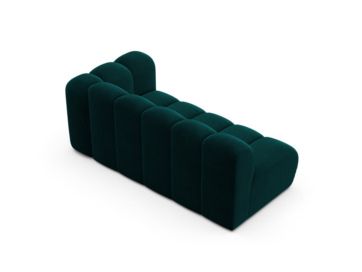 Lupine Dreisitzer von Micadoni, modulares Sofa in leichtem Beige mit Venus Samtstoff, schwarzen Kunststoffbeinen und rechter Ausrichtung.