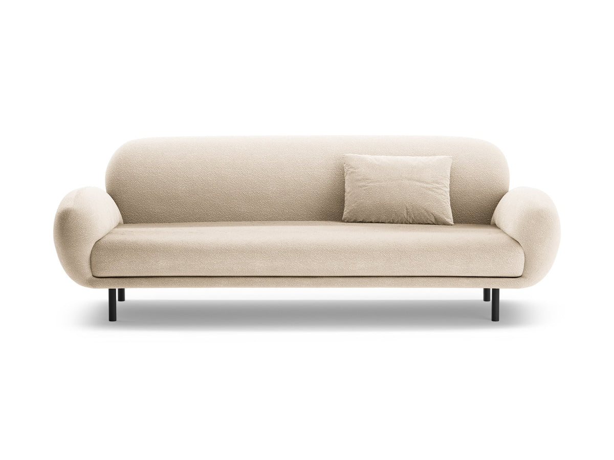 Weisses 3er Sofa Poppy von Micadoni mit strukturiertem Bouclé-Stoff, abgerundeter Silhouette und schlanken schwarzen Metallbeinen.