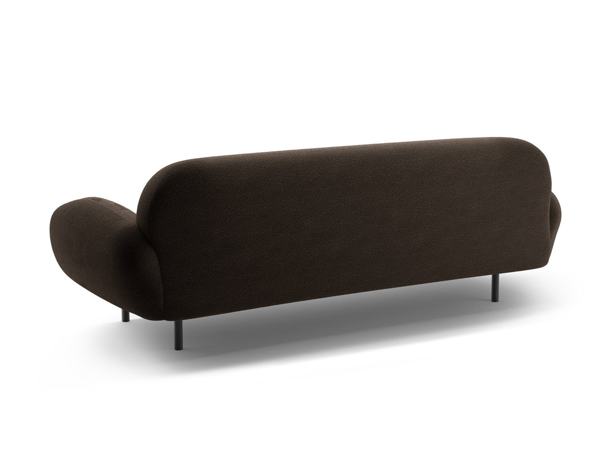 Weisses 3er Sofa Poppy von Micadoni mit strukturiertem Bouclé-Stoff, abgerundeter Silhouette und schlanken schwarzen Metallbeinen.