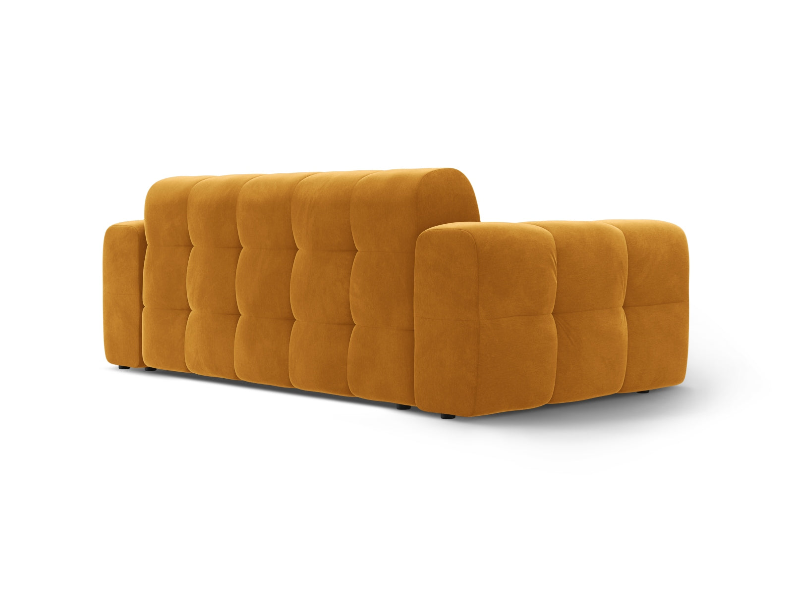 Elegantes 3-Sitzer Sofa Kendal in luxuriösem Velours, strahlt Gemütlichkeit und Stil aus, ideal für jedes moderne Zuhause.