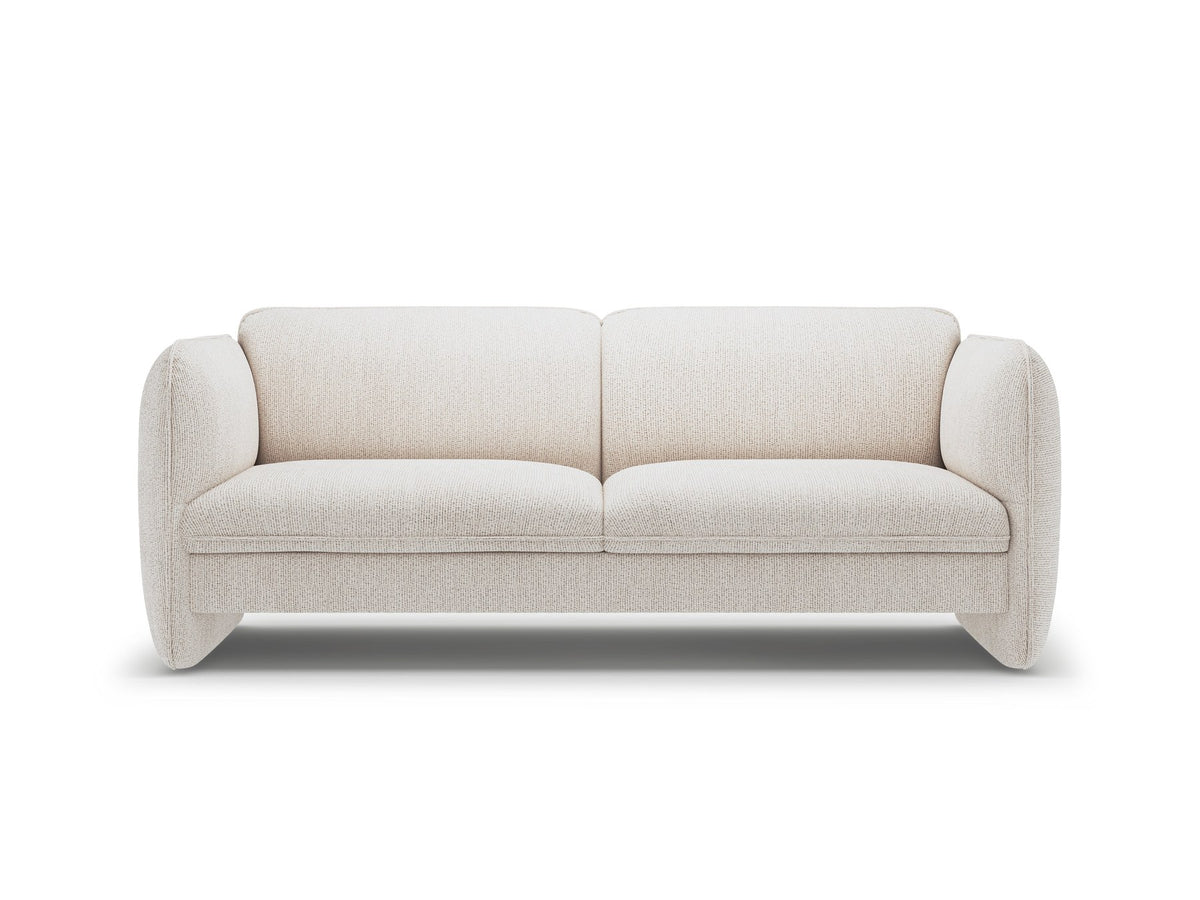 Kobaltblaues 3er Sofa Georgia von Micadoni mit Samtvelours-Bezug, schwarzen Kunststoffbeinen und gepolsterten Armlehnen als Sitzfläche.