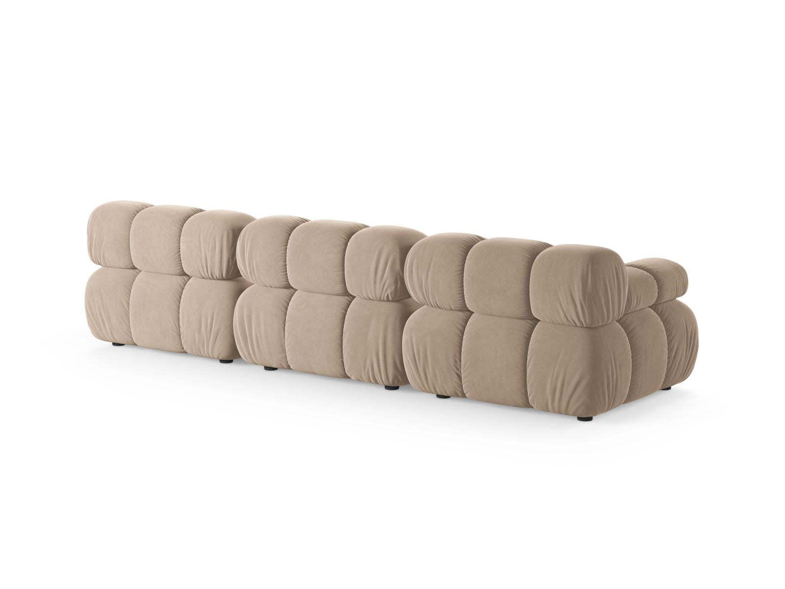 Elegantes 3-Sitzer Sofa Bellis von Micadoni in sanftem Beige, ideal für stilvolle Wohnräume und gemütliche Zusammenkünfte.