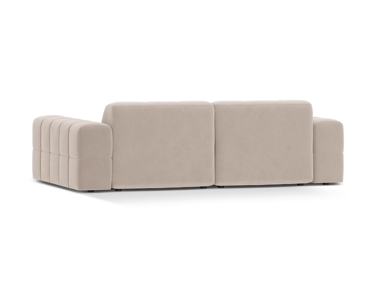 Beige gepolstertes 3er Sofa Jennifer von Micadoni mit schwarzen Kunststoffbeinen und leicht geneigter Rückenlehne, Stoffbezug Bluvel.