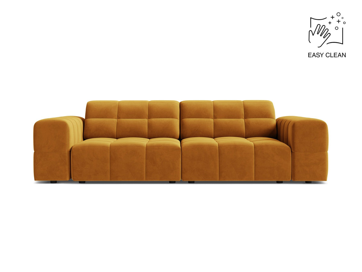 Beige gepolstertes 3er Sofa Jennifer von Micadoni mit schwarzen Kunststoffbeinen und leicht geneigter Rückenlehne, Stoffbezug Bluvel.