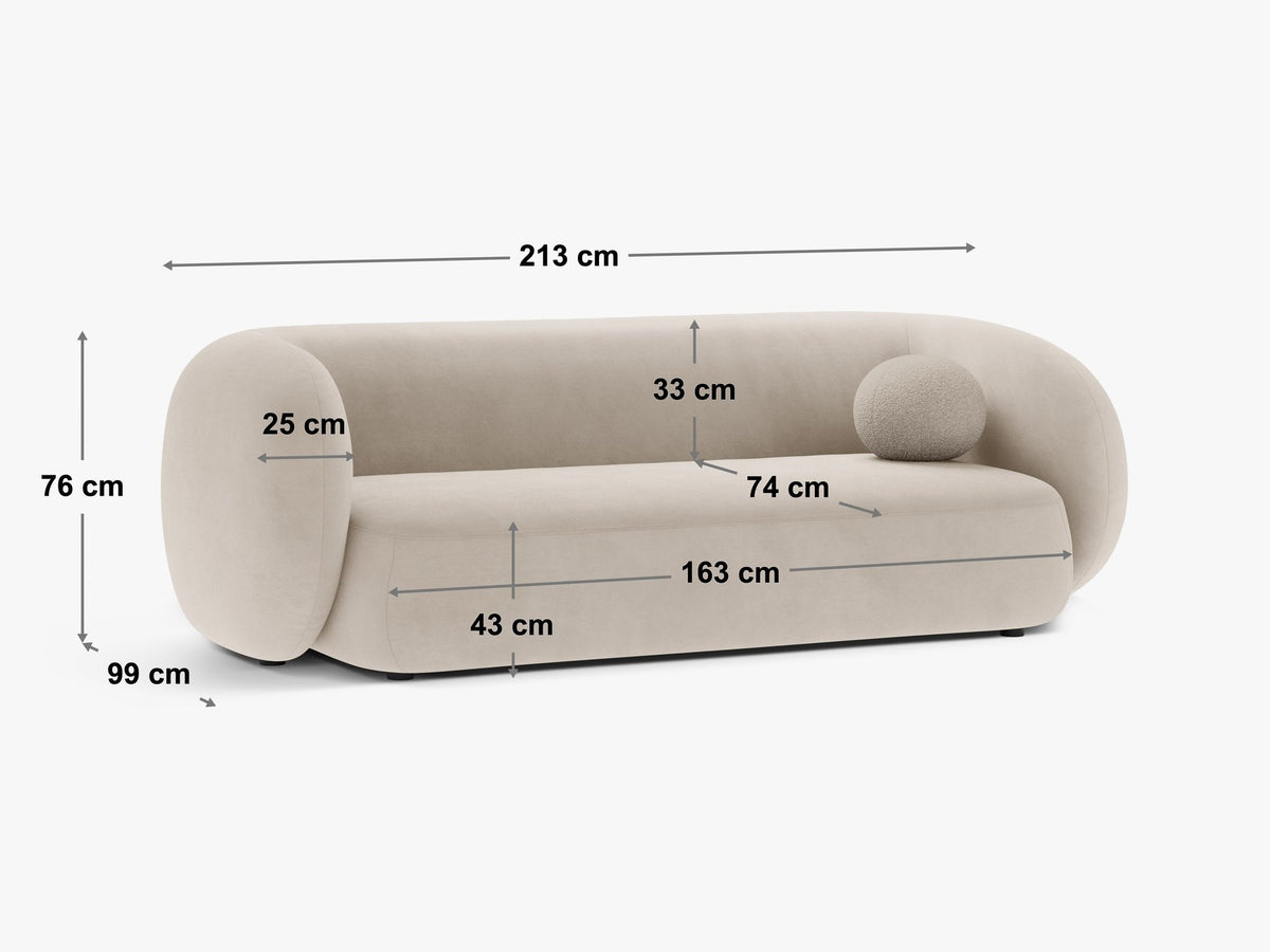 Weisses 3er Sofa Kate von Micadoni mit Bouclé-Stoffbezug, schwarzen Kunststoffbeinen und modularem Aufbau, Frontalansicht.